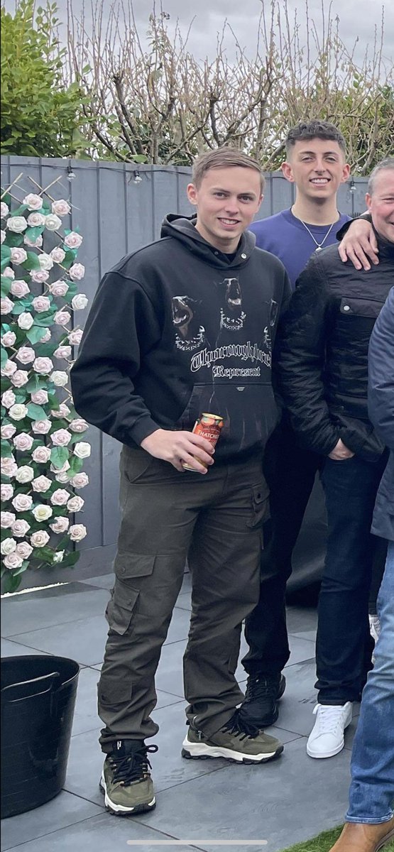 Me 🤝🏽 6ft with shoes on