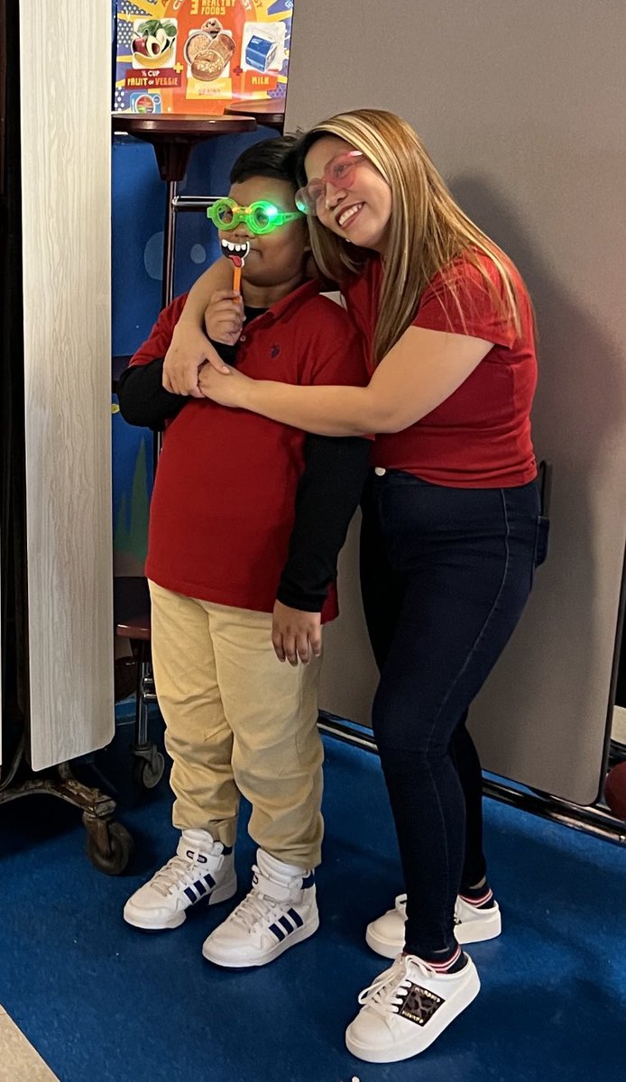 Hendley Elementary (@hendleyes) on Twitter photo We had a wonderful time at Hendley’s parent engagement event! We look forward to these moments of building relationships and collaboration! Big shout out to Hendley’s family engagement team! <a href="/TaciShaw/">AP Shaw</a> <a href="/PrincipalDLucas/">Demetrius Lucas</a> <a href="/k_jennings1/">Kristin C. Jennings, LGSW</a> <a href="/sharonabean/">Sharona Robinson</a> <a href="/MsGower_dance/">Ms. K Gower</a> We had a wonderful time at Hendley’s parent engagement event! We look forward to these moments of building relationships and collaboration! Big shout out to Hendley’s family engagement team! <a href="/TaciShaw/">AP Shaw</a> <a href="/PrincipalDLucas/">Demetrius Lucas</a> <a href="/k_jennings1/">Kristin C. Jennings, LGSW</a> <a href="/sharonabean/">Sharona Robinson</a> <a href="/MsGower_dance/">Ms. K Gower</a>