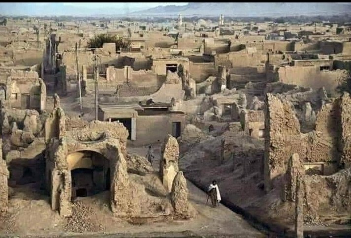 dokhatazra's tweet photo. گاهی ما 
عکسها را می سوزانیم، 
و گاهی
عکسها ما را...
افشار هرگز فراموش نمی‌شود.
#StopHazaraGenocide https://t.co/Q4xg075CU7