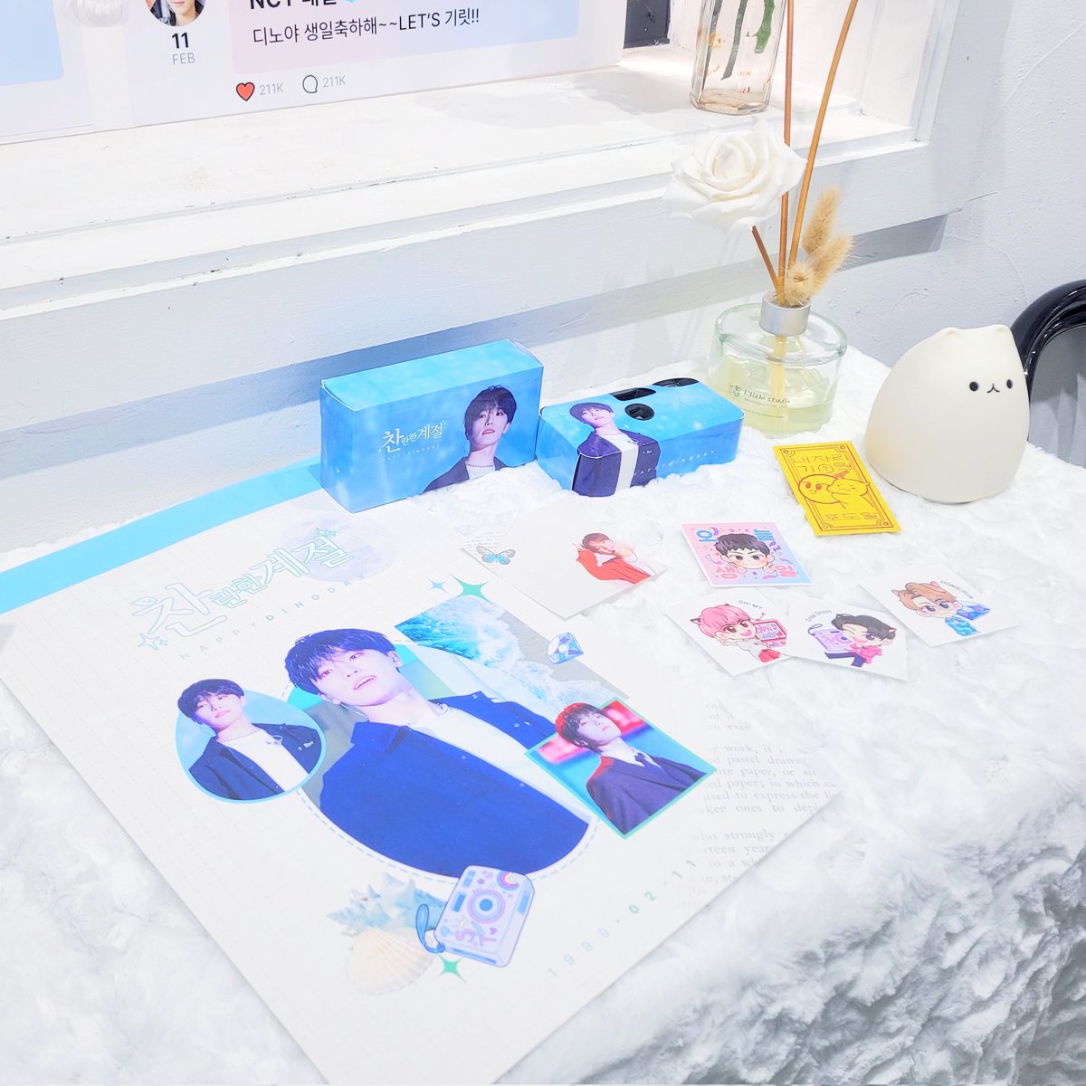 💙카페 러빈허 플라워
찬란한 계절! 답게 여기저기 꽃들도 만개해있고 사계절이 다 있었어요! 무엇보다 꽃나무 아래 인형들이 바글바글 서 있는데 너무...너무 귀여웠어요...😇 액자 아래 문구들 하나하나 좋아서 찍어뒀답니다...!
#찬이의_찰나가모여_역사가_돼
#과거에도_앞으로도_영원히_빛날_찬
