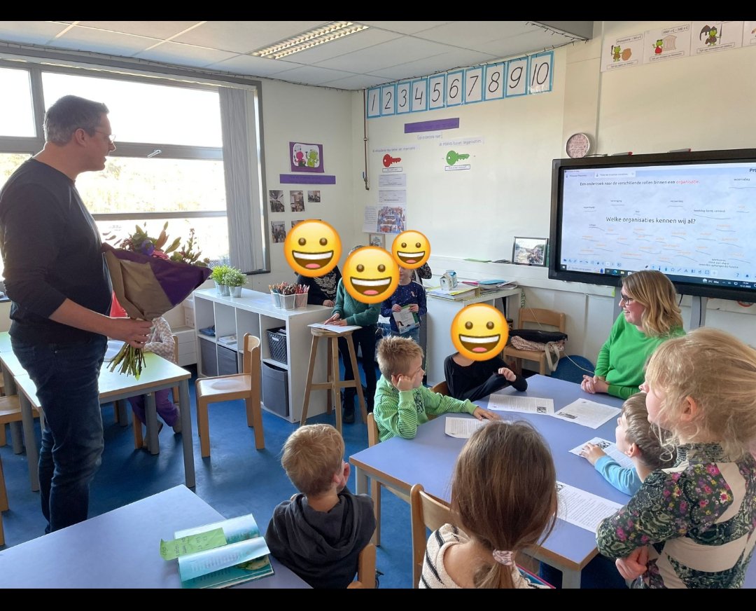 joor_87's tweet photo. En dan ben ineens 12,5 jaar in dienst bij @xpectprimair Nog steeds de leukste baan! @bsklinkers https://t.co/deRH0cdFLa
