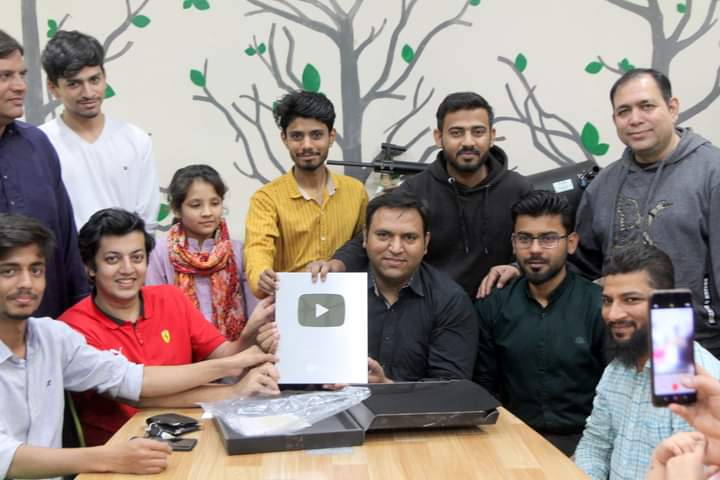 @pakscienceclub1 has received the YouTube Silver Play Button! This recognition represents the dedication and hard work of our team in promoting science education. A big thank you to our followers for supporting our mission to make science accessible and interesting to all.