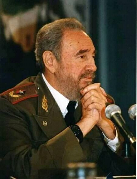 Amalialvarez10's tweet photo. #FidelEnUnaFrase "Hemos llegado hasta aquí, ¿verdad?, hemos hecho algo. Pues vamos a defenderlo, vamos a defender lo que hemos hecho y vamos a seguir adelante, ¡Eso es lo que importa!
#DeZurdaTeam https://t.co/IMZVg790V2