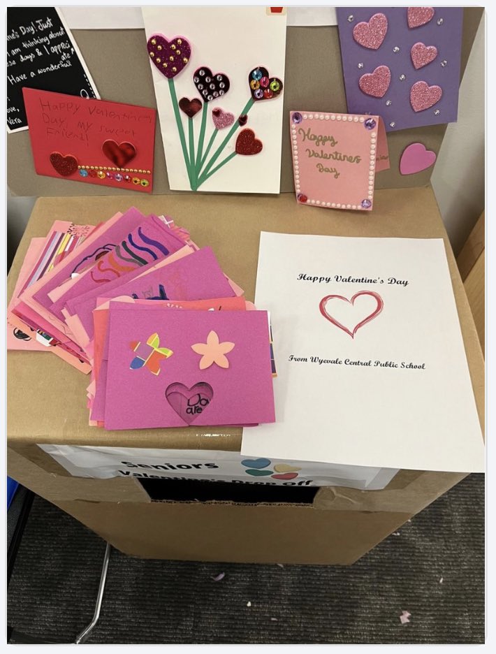 Our class was happy to participate in <a href="/BarriePolice/">Barrie Police</a> #ShowTheLove campaign this year by creating cards to put smiles on the faces of seniors. <a href="/SeanEaleyEDU/">Sean Ealey</a> <a href="/SCDSB_Schools/">Simcoe County District School Board</a>