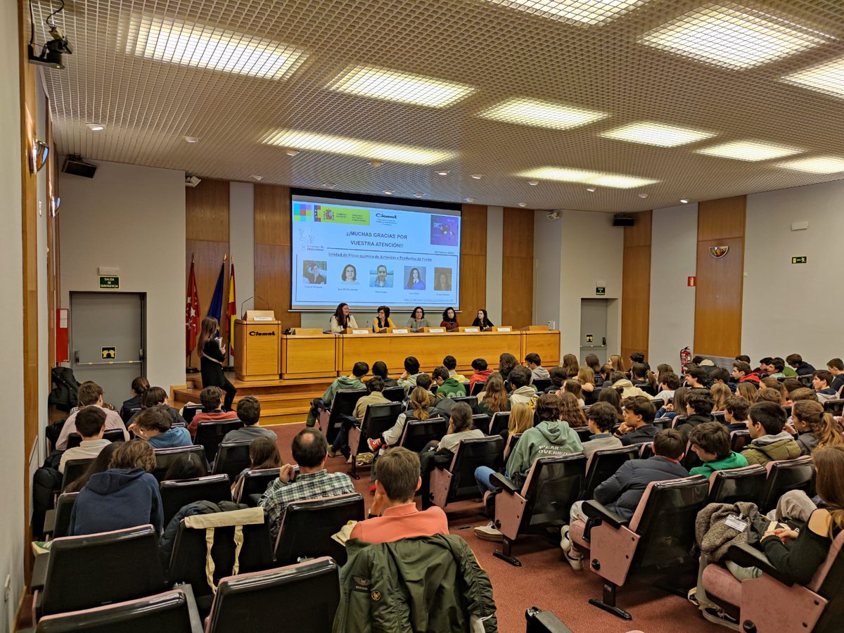 FFision's tweet photo. Las investigadoras de @FFision hemos contribuído en las Jornadas de @CIEMAT_OPI con motivo del #DiaDeLaMujerYLaNinaEnLaCiencia.
Charla: ¿Quiero ser científica? impartida por @UrsulaAlonso 
Mesa redonda: @TizianaMissana @AnaMariaFerDiaz @PaulaNCh @carlasotoruiz @winspain https://t.co/nVc1Fb23ig