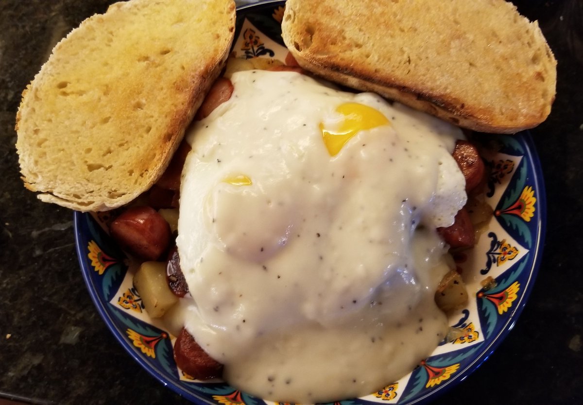 @PaulSchlienz @Travelvar16 Personally, I like going to Papa Scott's Kitchen (my name is Scott and it's my kitchen) I made Linguiça Breakfast Bowl for my wife and myself yesterday - I love to cook