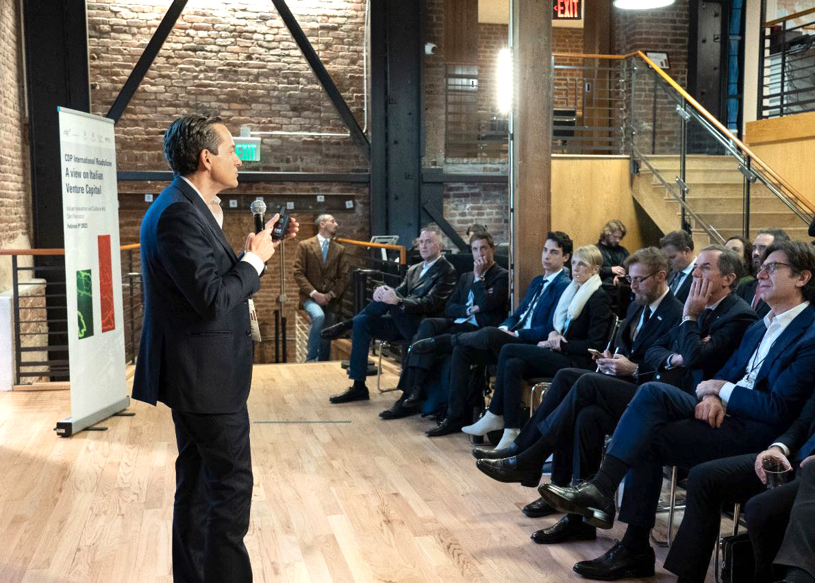 GruppoCDP's tweet image. All'evento, che ha presentato il ruolo sistemico del Gruppo CDP, sono intervenuti, tra gli altri, l’Ambasciatrice @MAZappia, il Console @STStrozzi, il Presidente di CDP Giovanni #GornoTempini e l'AD di CDP Dario #Scannapieco, l’AD di #CDPVentureCapital, Enrico Resmini. (3/5)