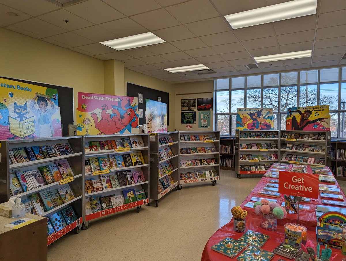 MmeRuffolo's tweet photo. Book Fair is ready for you @JohnCampbellPS ! @MsBurgon @Dana52300 📚 https://t.co/GbanDafJlY