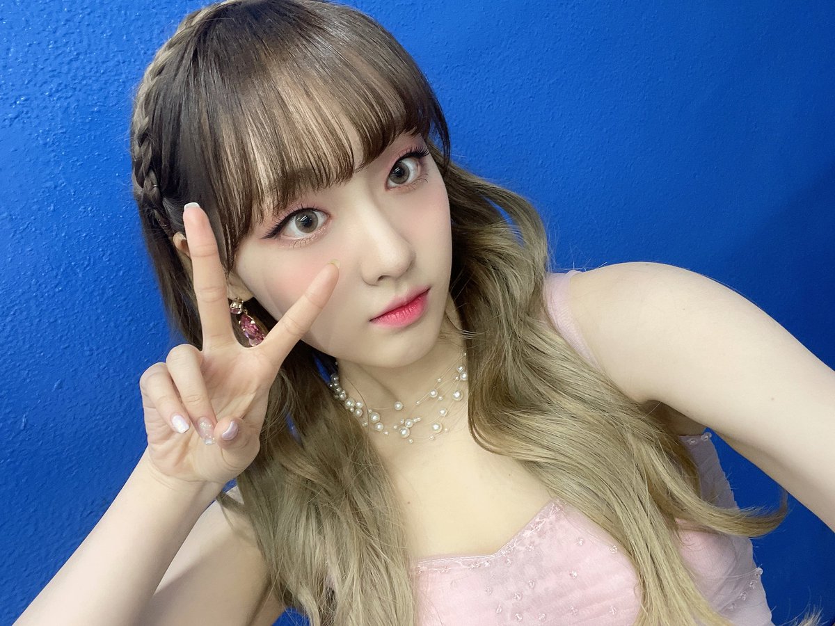 cignature_J9's tweet photo. 우리 패니들 월요일두 잘보냇길,,💞
우리 쇼챔 막방까지 홧팅해보쟈!
사랑해🥰🥰

#cignature #시그니처 #Chloe #클로이 https://t.co/jYq1Kdl0Yu