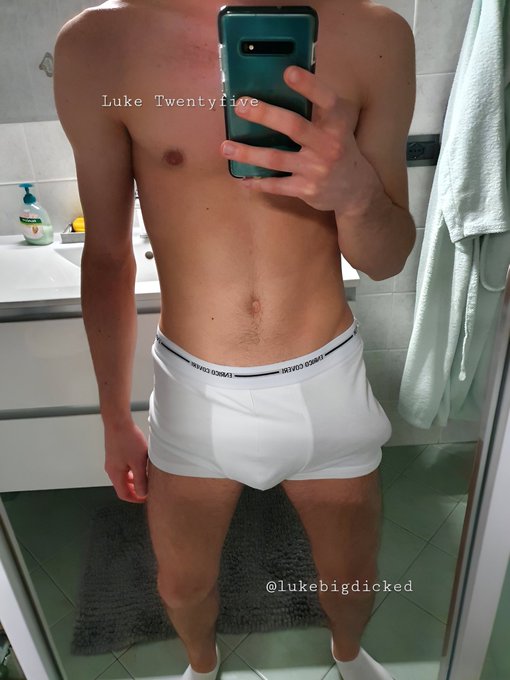 Do you see the snake?🍆 https://t.co/74bzta3gDP