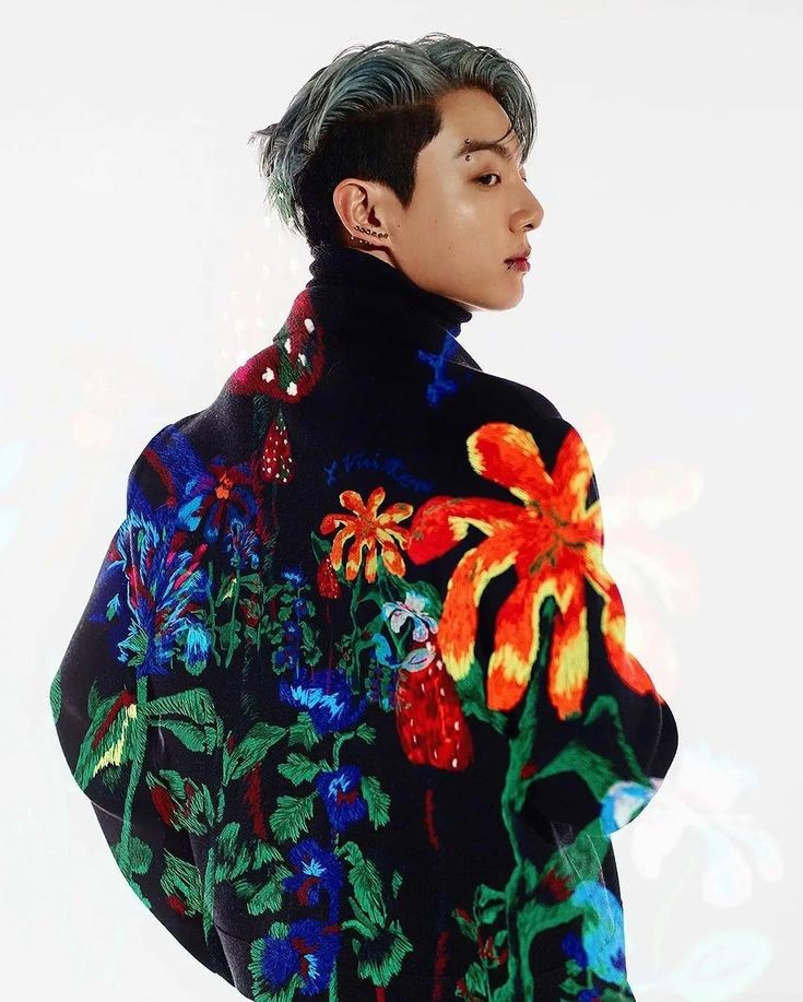 Aamyungv's tweet photo. Be my Valentine, #taekookau [a/b/o]

Kim Taehyung, the university's most popular alpha, never has to ask anyone out. They line up for him, showering him with courting gifts and asking him on dates on every occasion. The alpha enjoys it. Takes up the most interesting one on dates. https://t.co/SwWJVh2oLn