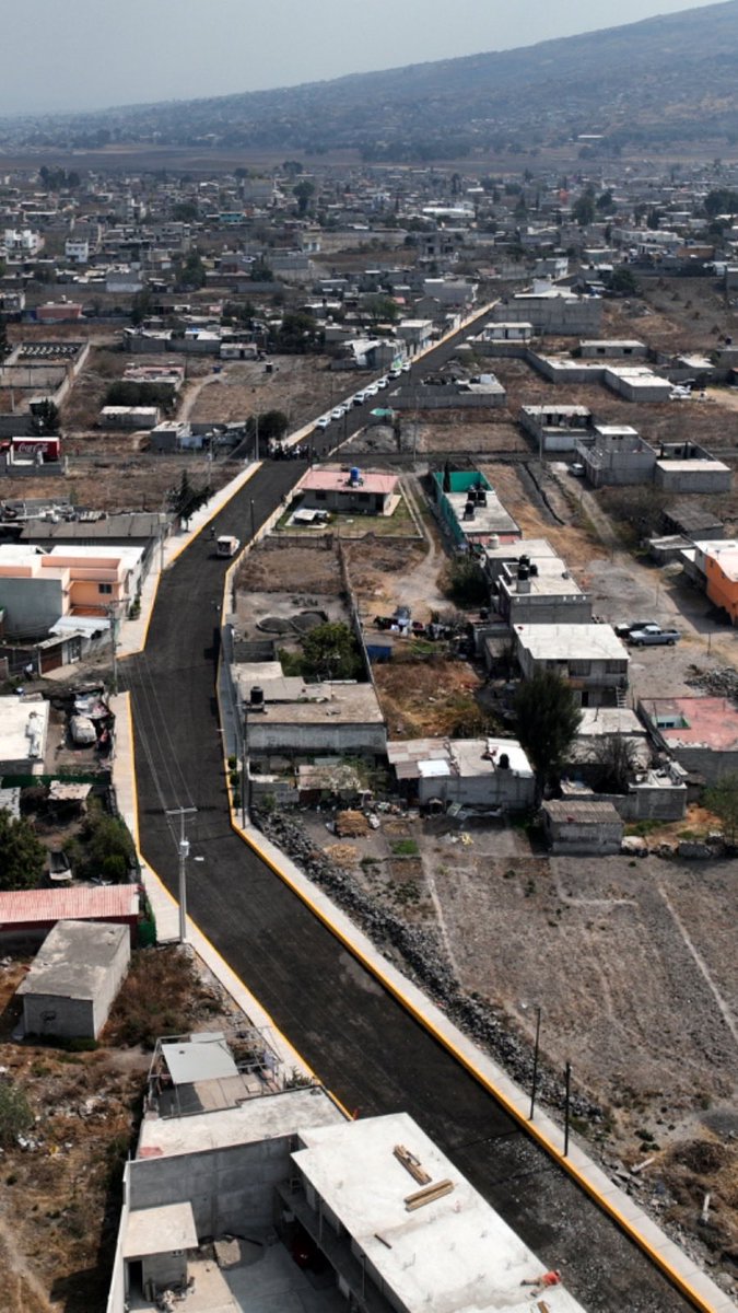 MGChalco's tweet photo. En compañía de vecinas, vecinos y autoridades auxiliares de la calle Tejocote en #Tezompa, entregué la construcción de guarniciones, banquetas y nivelado de esta vialidad donde invertimos 1 millón 799 mil pesos.
#MiguelGutiérrez
#GobiernoDeChalco
#AccionesContundentes https://t.co/LIctb7T4KJ