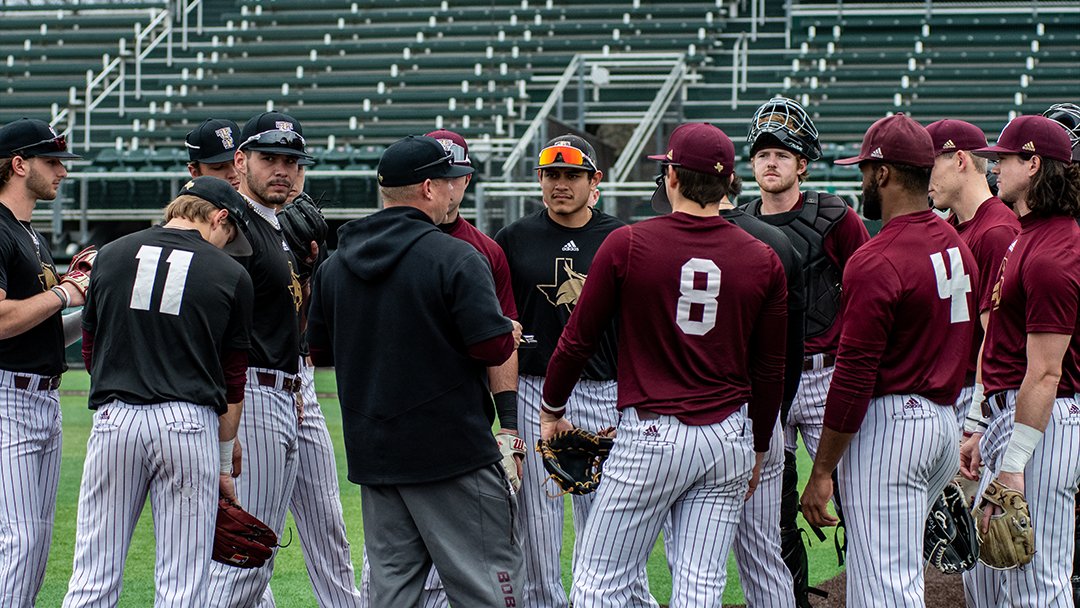 TxStateBobcats's tweet photo. Let's get started😏

@TxStateBaseball season starts this week.

#EatEmUp https://t.co/QexMs2w92R