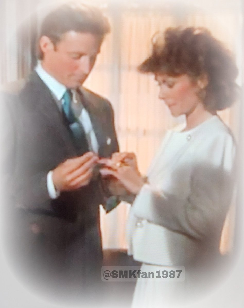 Happy Anniversary to our favorite TV couple 
Lee & Amanda 
#katejackson 
#bruceboxleitner
#scarecrowandMrsKing