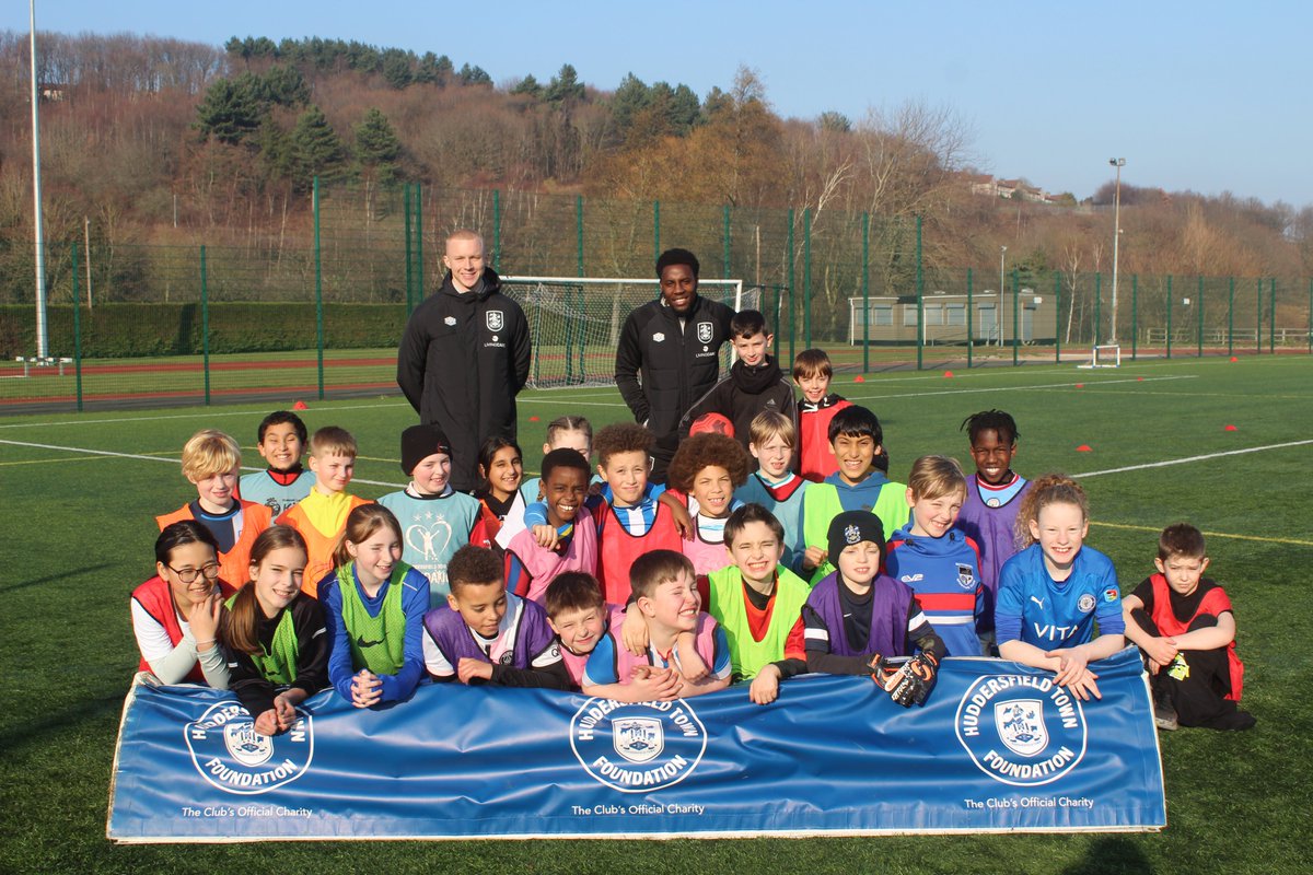 htafcfoundation's tweet image. 👀 Look who popped in to say hello! 

👋 @htafc @htafcacademy stars @jaheimheadley and @jacob_chapmann visited our February Half-Term Football Camp this afternoon!

❓ They loved interacting with the kids and answering their fantastic questions!

#htafc