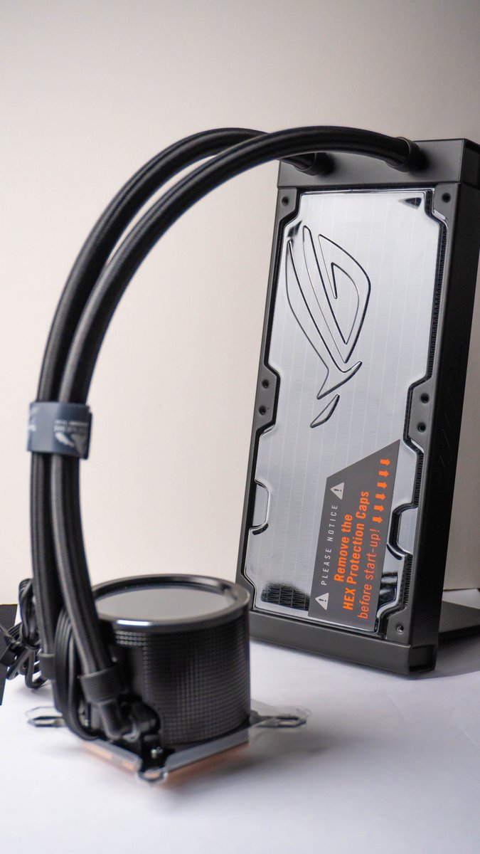 eti_gaming's tweet photo. Snapped an awesome pic of the ASUS ROG RYUO iii 240 ARG CPU Cooler. What do you think?
.
.
#ASUSROG #ROG #RepublicOfGamers #GamingLaptop #PCMasterRace #GamersUnite #GameOn #GamingCommunity #PCGaming #GamingLife #Rogers #GamingSetup https://t.co/VMx9HFlpzW