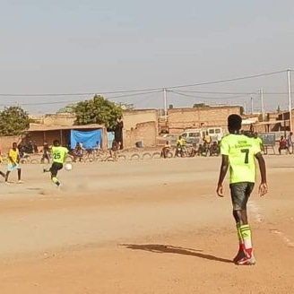 burkina24's tweet photo. 🔴Dans l’optique de mieux faire la promotion du talent footballistique des jeunes de Ouagadougou de moins de 17 ans, un tournoi « pro jeunes U17 » est lancé pour deux mois de compétition dans le quartier #Nagrin de Ouagadougou, à compter du 12 février 2023
https://t.co/yOq0YfAjeS https://t.co/1yB6AxZ6I4