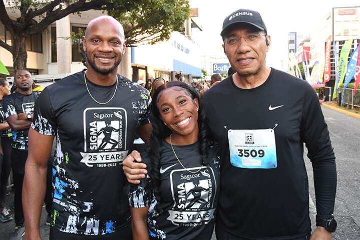 BUPJ_JAMAICA's tweet photo. No amount of such pictures will cleanse PM Andrew Holness of the dripping corruption gunk, which defines him and his administration. https://t.co/t75OaSaW20