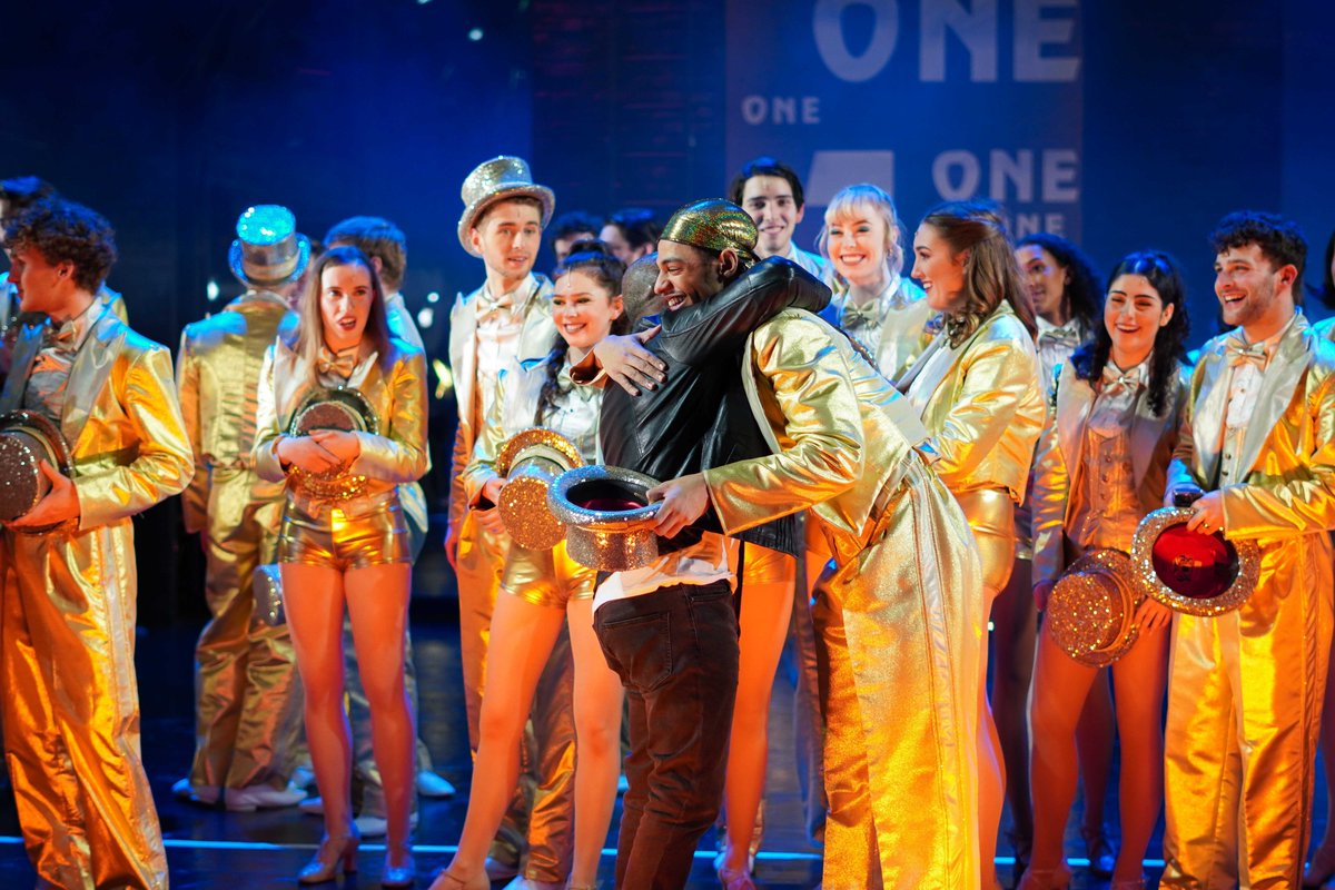 ArtsEdLondon's tweet photo. ArtsEd #News: A Singularly Sensational Evening - Original British Cast Surprises Third-Year Students at their Performance of #AChorusLine. 

Read all about it ⬇️
https://t.co/K2qdYC9CHF https://t.co/p47EQk1yzt