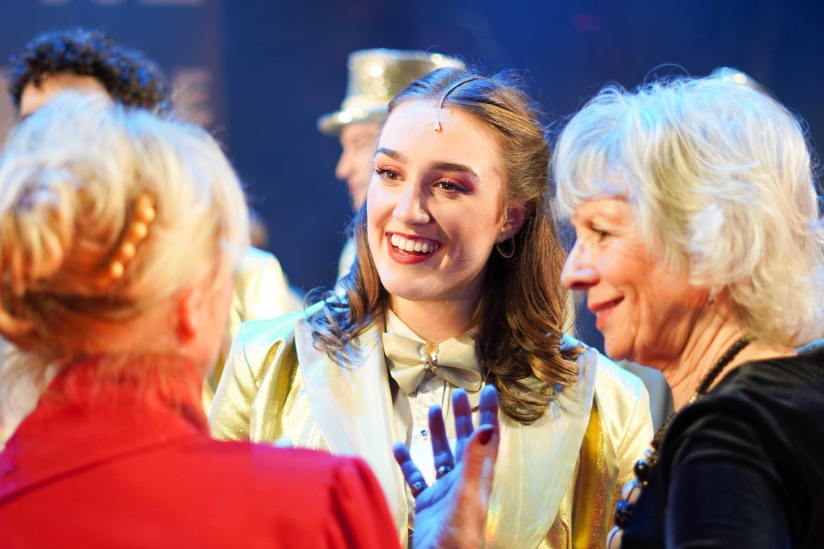 ArtsEdLondon's tweet photo. ArtsEd #News: A Singularly Sensational Evening - Original British Cast Surprises Third-Year Students at their Performance of #AChorusLine. 

Read all about it ⬇️
https://t.co/K2qdYC9CHF https://t.co/p47EQk1yzt