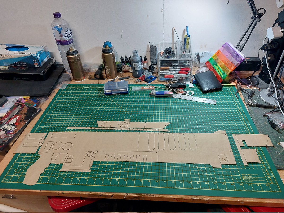 SpecificGeneric's tweet photo. New event coming up with the Warhammer lot so time to work on a new Lasgun!

#GamesWorkshop #40k #warhammer40k #imperialguard #kasrkin #cosplay #foam #foamsmith https://t.co/z7G8l1Hoqa