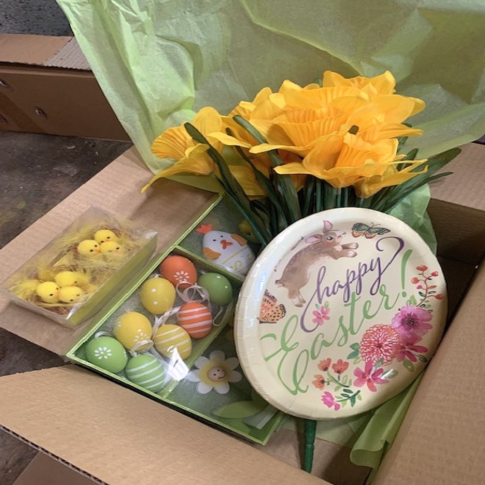 Hope everyone has had a fabulous Monday? 💛
This is an Easter order we sent out today! 💛Super Happy! Our Easter range is growing!
bit.ly/2UHYGEe

#MHHSBD #easter2023 #easterdecor #eastergifts #daffodils #eastertabledecor #easterchick #easteregg #easterhunt