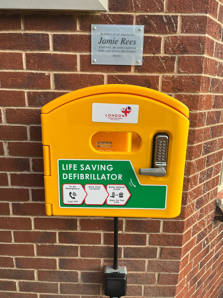 m155moneypenny's tweet photo. Today @OurJay25 has installed our 34th accessible defibrillator. The Bear, Bilton Rugby is the latest site. Our Jamie continues to be our inspiration and we are unbelievably proud of him. We just wish he was here to see what he’s changing 💔💙 #cardiacarrest #SAVEALIFE #OURJAY https://t.co/s7SOKMWhhX