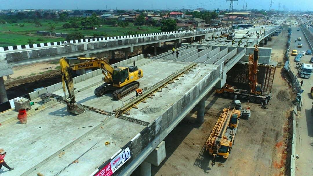 OvieNews's tweet photo. Launching of the final beam towards the construction of Igbo-Elerin Flyover as part of the Lagos Badagry Expressway Reconstruction. https://t.co/z81yBSjwsd