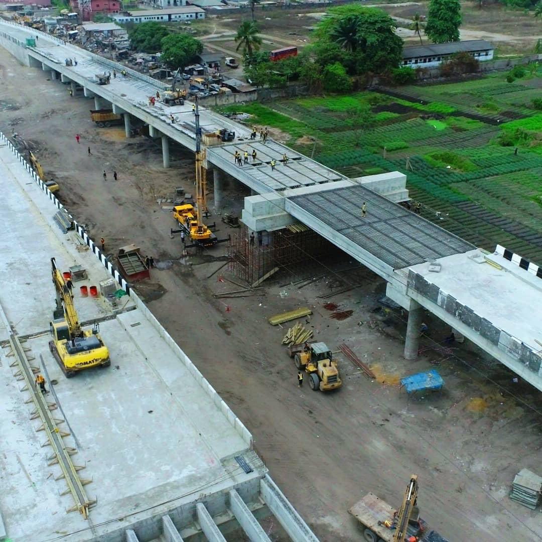 OvieNews's tweet photo. Launching of the final beam towards the construction of Igbo-Elerin Flyover as part of the Lagos Badagry Expressway Reconstruction. https://t.co/z81yBSjwsd