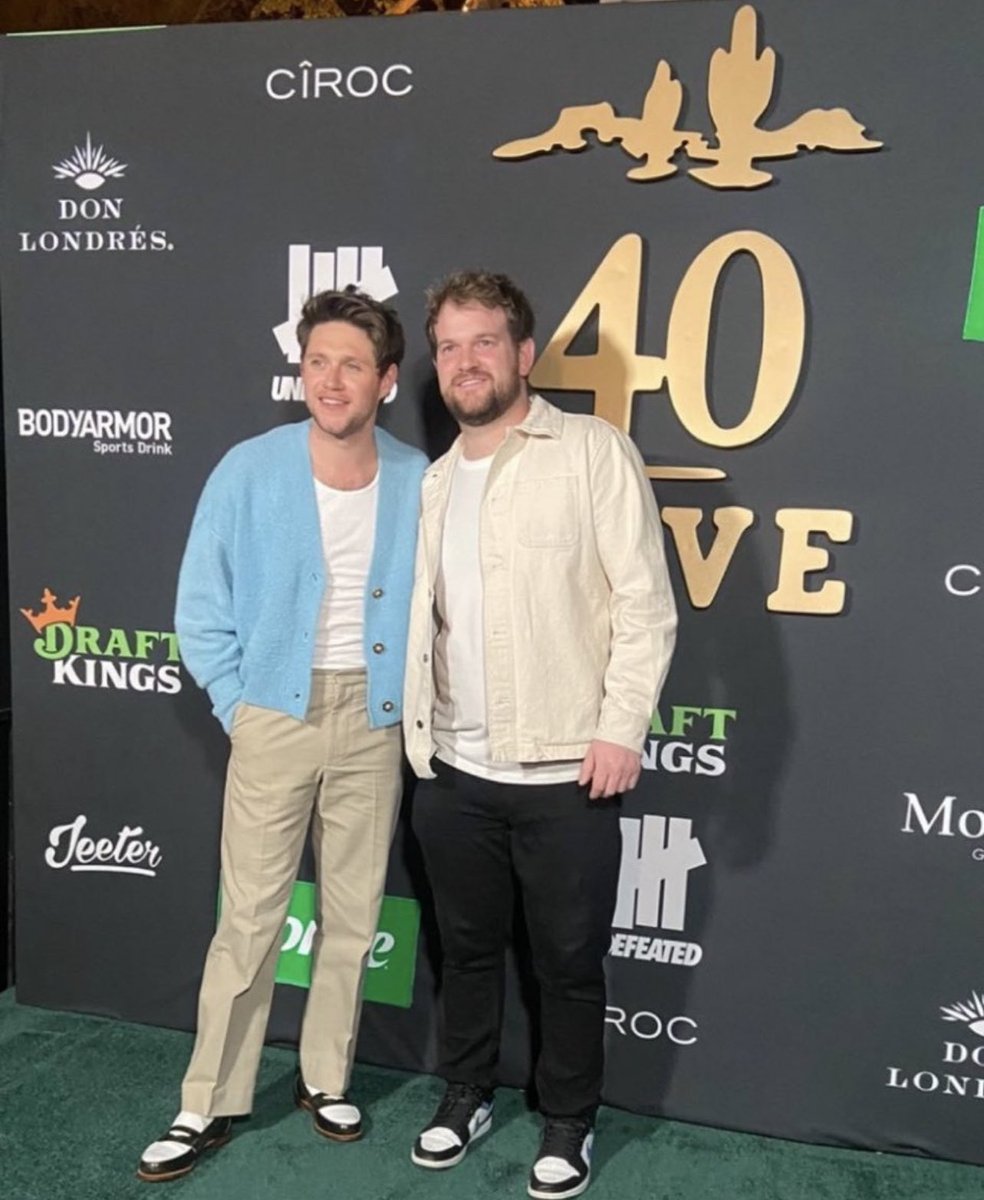 niallstreams's tweet photo. 📸 New pics of Niall Horan with Mully in Arizona. https://t.co/KctPyykW3o