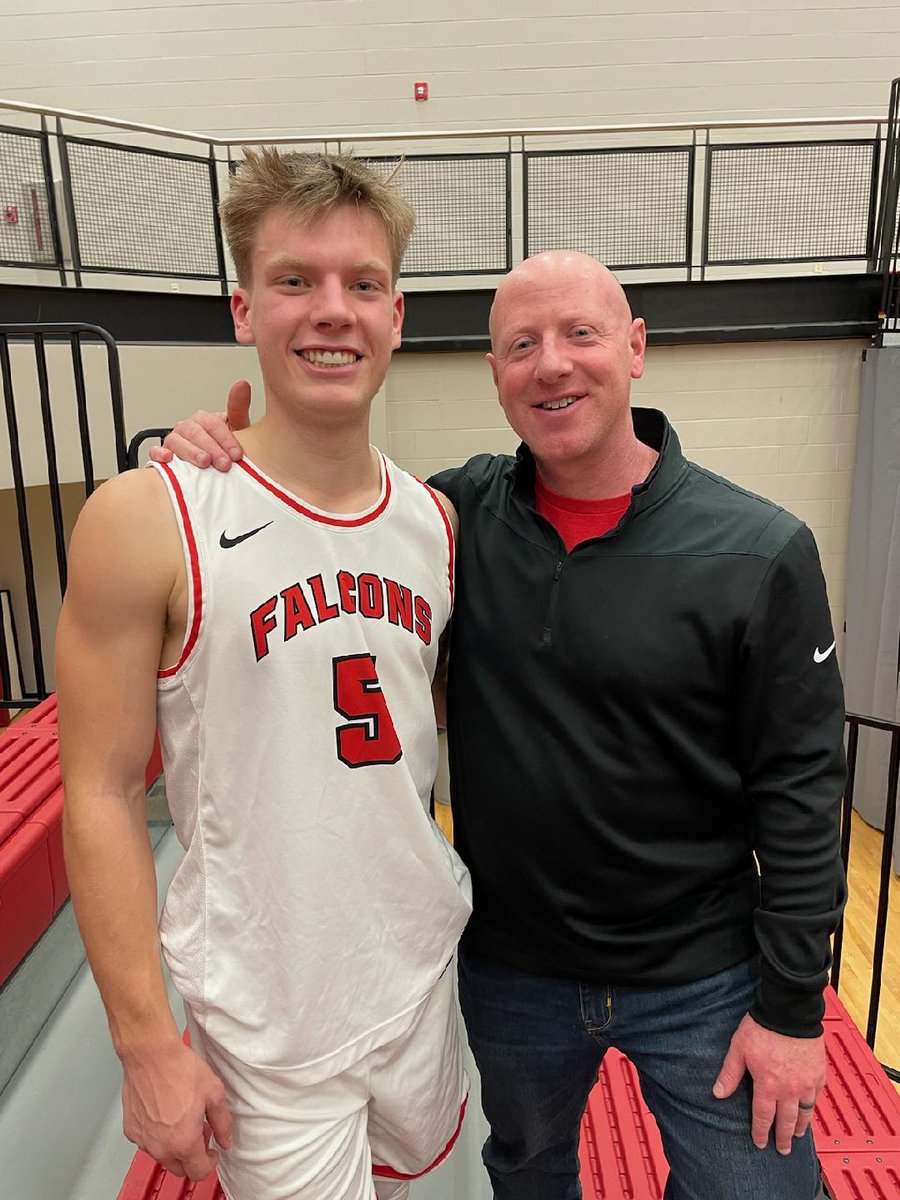 UWRFMensbball's tweet image. Thank you to our area coaches for coming out on Saturday to support the team! 

Special shout-out to Coach Getzlafd (@WoodburyHoops) for coming to witness 2022 grad Blake Rohrer as he recorded his first point as a Falcon! 

#FFT