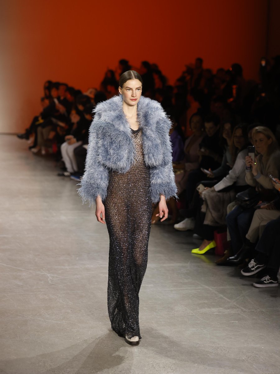 residentdigital's tweet photo. Son Jung Wan presented an exciting and stylish collection during New York Fashion Week 2023.

Check it out on https://t.co/WNYye7ZGU1 ✨

#sonjungwan #nyfw #fashion #fashionweek #styledbydeborahwatson #nyc #newyorkfashionweek #runway #pfw #newyork #residentmag #residentdigital https://t.co/NPSIaVlVnh