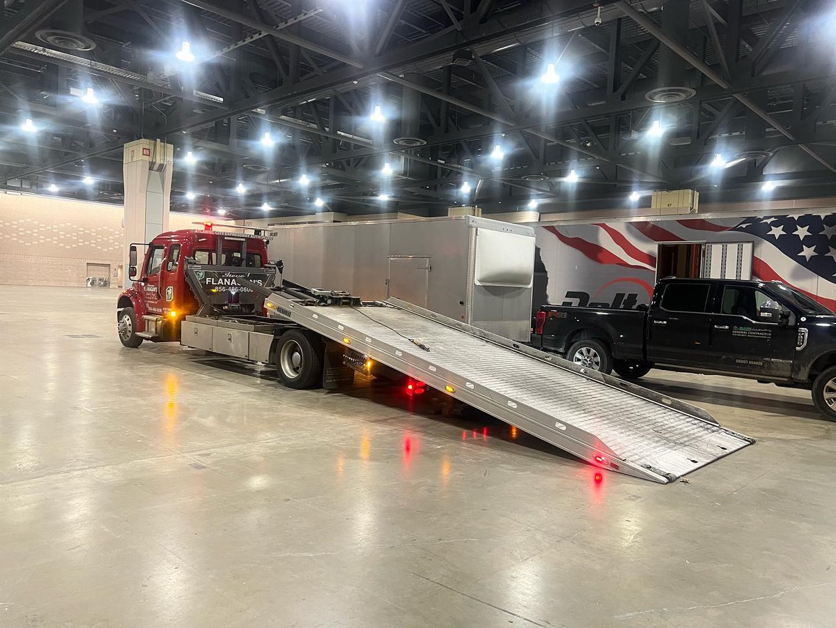 This 1951 Studebaker is homeward bound after a wonderful showing at the Philadelphia Auto Show that ended a week ago. 
#flanaganstowing #carshow #autoshow2023 #classiccartransport
#steveflanagansautoandtruckservice #flatbedservice #towing