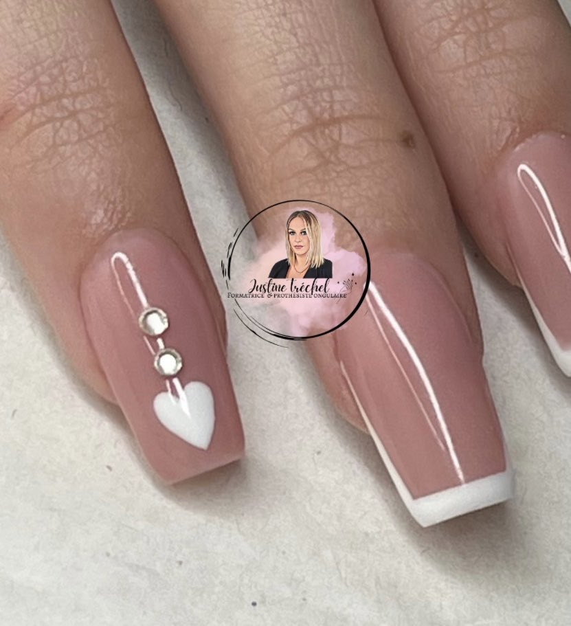 justinetrechel's tweet photo. 🤍FOCUS🤍
.
.
.
.
#indigonails #indigo #nailscompany #elyamaje #lightrose #rose #pink #gelnails #gel #nails #ongles #lightrose #babycolor #nailart #coeur #heart #french #winter #hiver #frenchmanucure #nailart #strass #stvalentin #manucure #girl #girly #valentineday #prothesiste https://t.co/HRem13oC7b