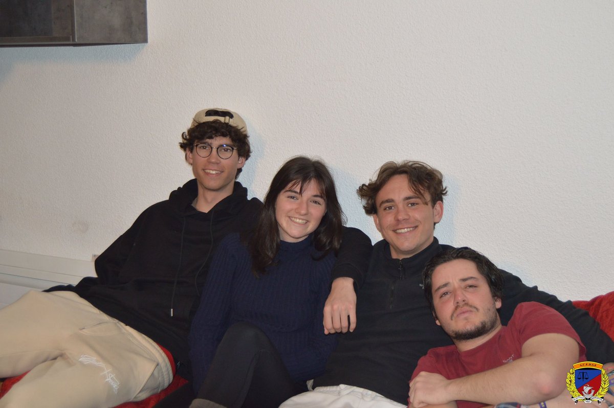 Les photos du ski sont disponibles !
Vous pouvez désormais revivre les moments forts de la semaine en attendant l’année prochaine.
Merci à tous pour cette semaine incroyable❄️☃️