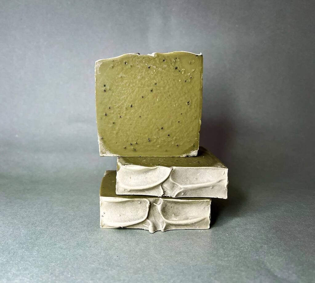 CandlesDreams's tweet photo. Poppy seeds bergamot natural soap. 🫧🧼

https://t.co/fLHNk7Y9Ut

#naturalsoap #soap #handmadesoap #soapmaking #artisansoap #handmade #skincare #coldprocesssoap #naturalskincare #natural #soapmaker #handcraftedsoap #smallbusiness #soapshare #organicsoap #vegansoap #cpsoap #ve… https://t.co/Eavk1C0HHN