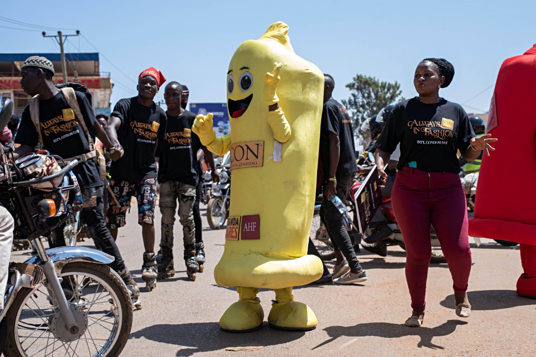 network_alive's tweet photo. We joined our partner @ahfugandacares  to commemorate the #InternationalCondomDay  today—in abide to strengthen our Advocacy role in accessibility and utilization of Condoms. We conducted #HIVtestingservices and distribution of Condoms, self testing kits and more prevention tools https://t.co/otqI2PnWiu