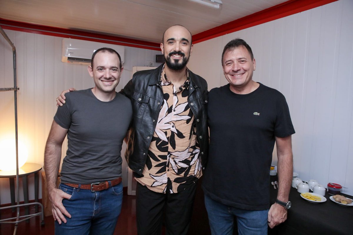 Un gusto recibir junto a <a href="/LeoIntendente/">Leonardo Raimundo</a> a <a href="/AbelPintos/">ABEL</a> en nuestra ciudad. 
¡¡San Lorenzo, un canto a la Libertad!!