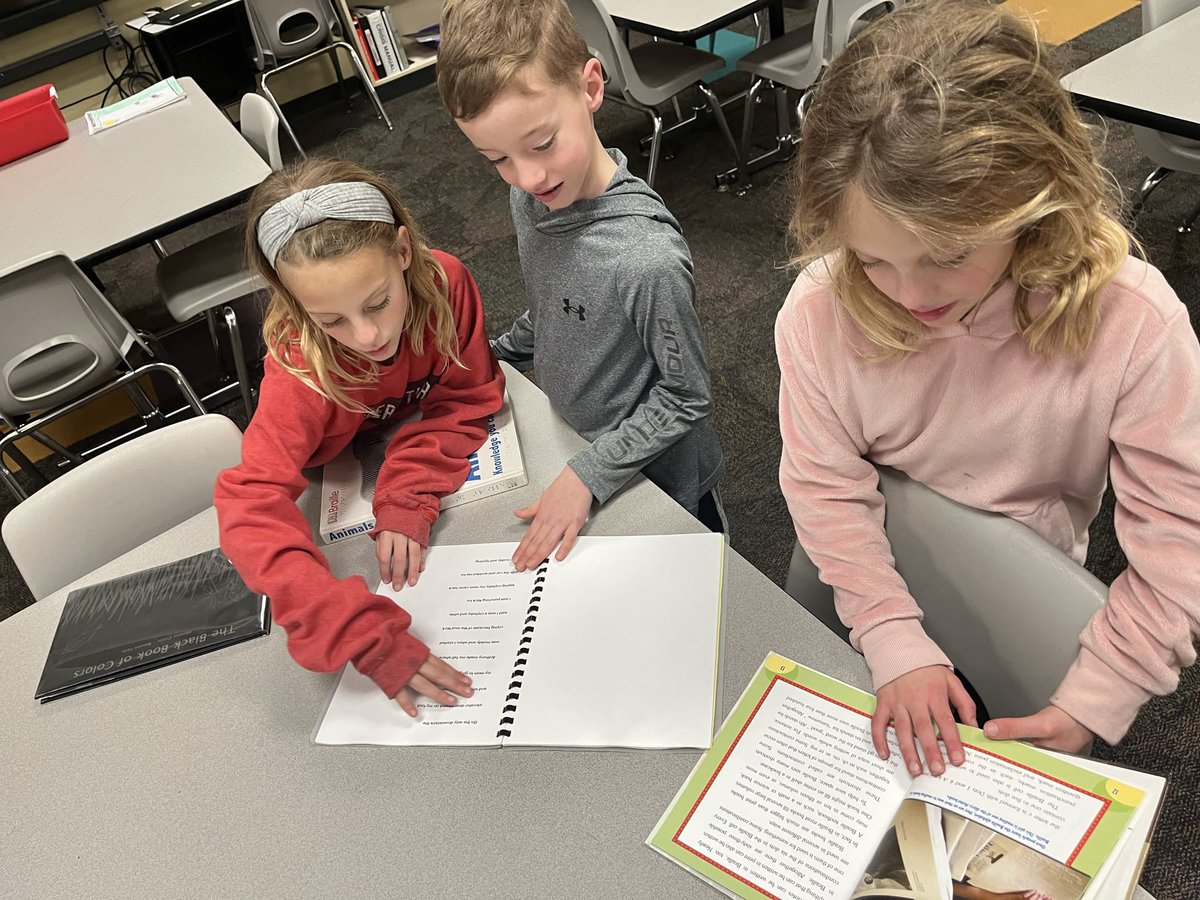 Bviewlibrary's tweet photo. We’ve been using books to learn about all the ways people communicate. Here are some of the braille books students were able to explore. #ItsWorthIt #DisabilityBookProject #DisabilityAwareness #ProudToBeABear https://t.co/aRN9fu7GlC