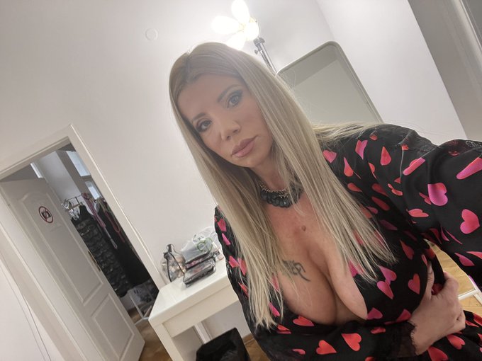 Back to Prague. 😉 Kisses everyone ❤️❤️❤️ https://t.co/oooUSFKidu<a href="/tag/sexy"class="tags"><span>#sexy</span></a><a href="/tag/bikinis"class="tags"><span>#bikinis</span></a><a href="/tag/relaxing"class="tags"><span>#relaxing</span></a><a href="/tag/pussy"class="tags"><span>#pussy</span></a><a href="/tag/boobs"class="tags"><span>#boobs</span></a><a href="/tag/bigboobs"class="tags"><span>#bigboobs</span></a>