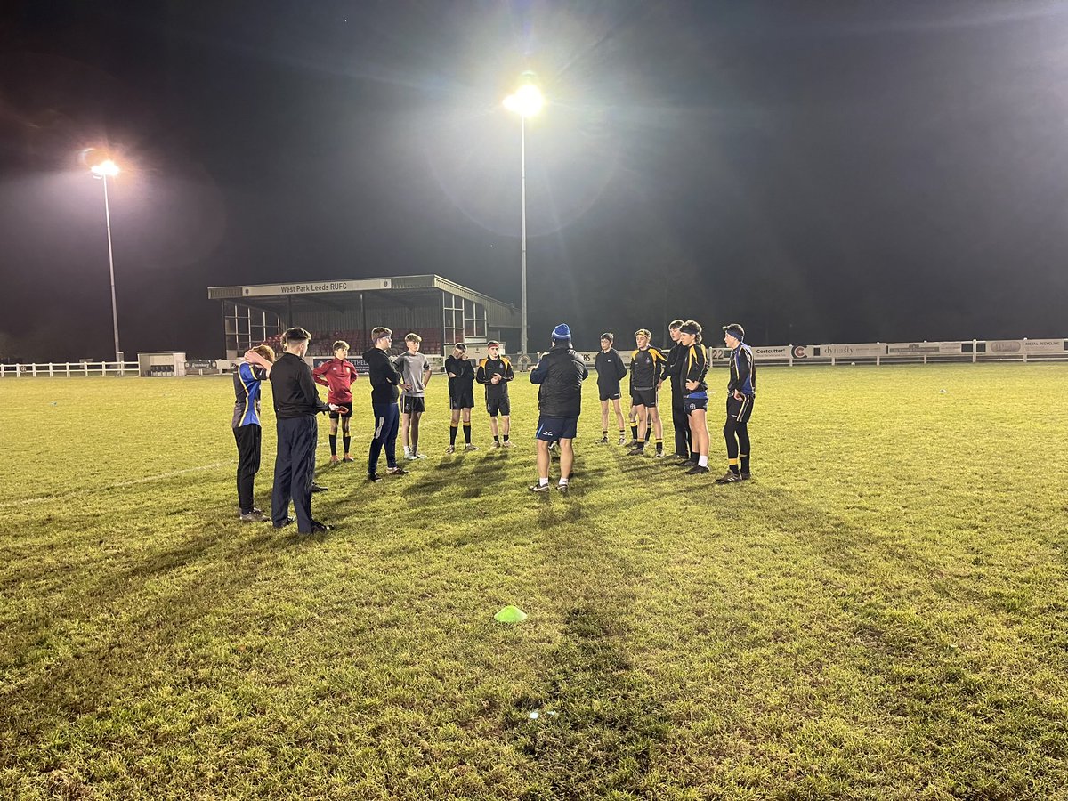 WplRufc's tweet photo. Big thanks to @FletcherRugby &amp; @GrahamHiggy for a cracking ‘coach the coaches’ session.  Great to see lots of coaches from various clubs. https://t.co/MykGpLdIQG
