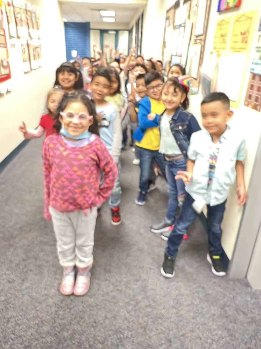 npcarty's tweet image. Our Besties believe that it’s “Kool”to be kind! They all dressed up in their “Kool” outfits today! @Best_Bulldogs @AliefCounseling @AliefISD @CharacterStrong