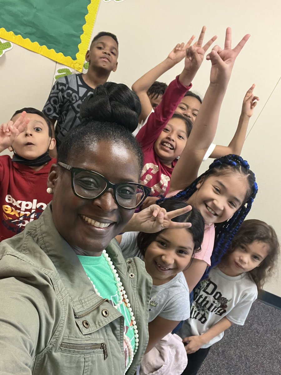 npcarty's tweet image. Our Besties believe that it’s “Kool”to be kind! They all dressed up in their “Kool” outfits today! @Best_Bulldogs @AliefCounseling @AliefISD @CharacterStrong