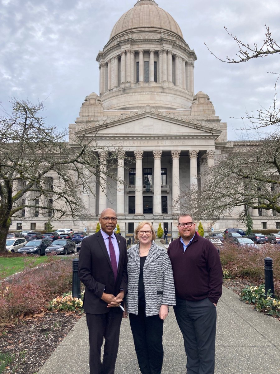 snoislelibrary's tweet photo. Thank you to our elected officials for highlighting the value of our public libraries! #LoudforLibraries #WLALegislativeDay https://t.co/col3M4qwvd
