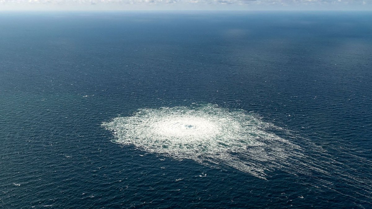 FonsiLoaiza's tweet photo. Esta semana se ha destapado el ataque terrorista de Estados Unidos al Nord Stream y el desastre medioambiental en Ohio. Mientras, la Casa Blanca y los medios de comunicación hablan todo el rato de ovnis y globos chinos. https://t.co/VPrCYPIPnN
