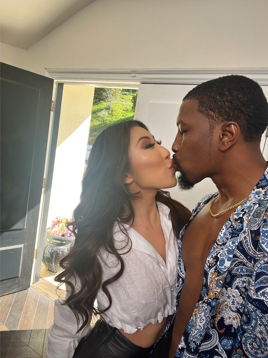 Nicole Doshi on Twitter: "RT @isiahmaxwell: 👑 @nicoledoshi will bring the slut out of you and
