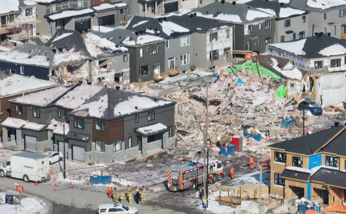 Some drone viz of the destruction from the gas explosion in Ottawa suburb of Orléans @cbcottawa