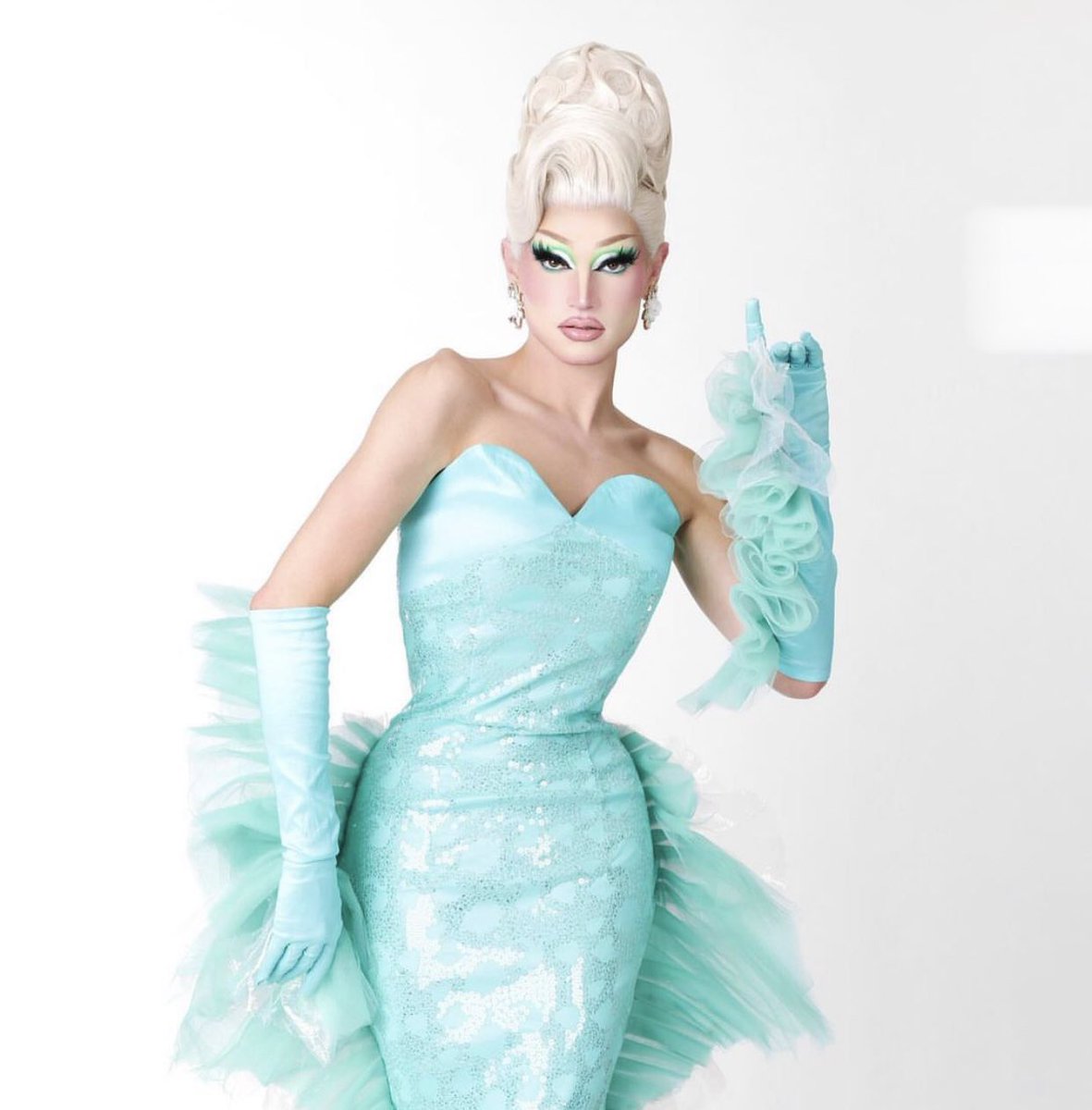 mayhevm's tweet image. princess poppy is prettiest drag queen ever fight me. #dragrace #rpdr #princesspoppy #dragrace15