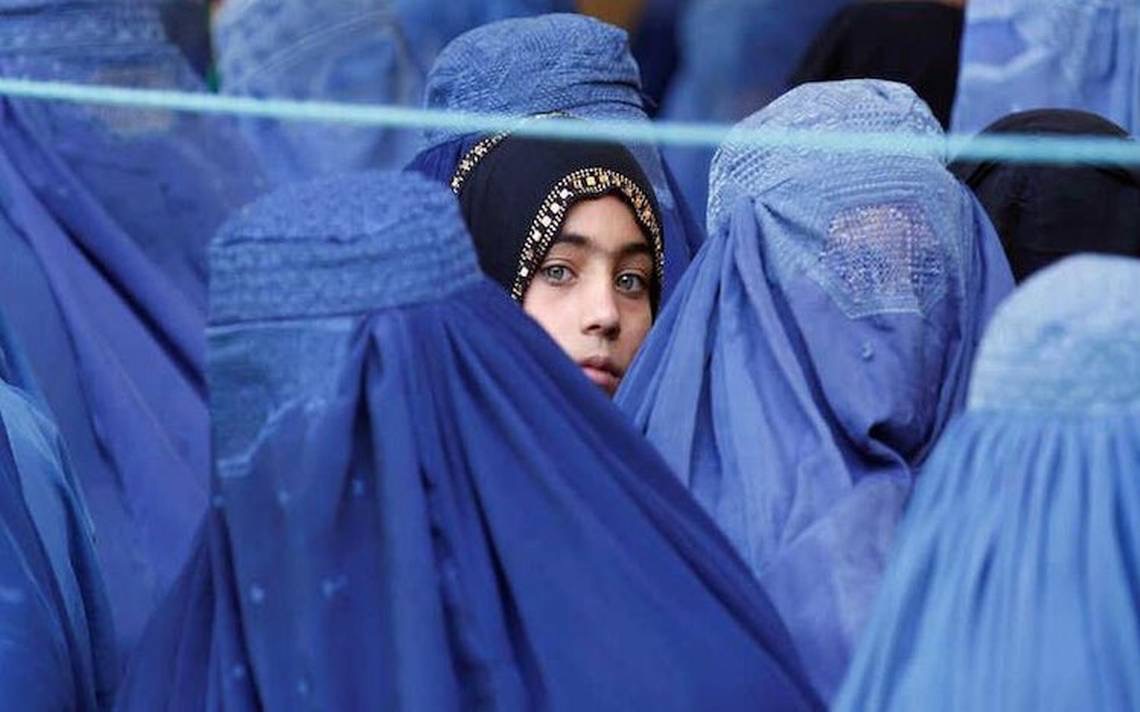 notaalpieok's tweet photo. 🧕🏻 Las #mujeresafganas desafían al régimen #talibán y luchan por #educarse. Escuelas clandestinas y universidades online son las principales maneras que tienen para aprender. 📚 🏫
➡ https://t.co/KFsmd70qFb
@LEARNAfg https://t.co/9Gr9jk9BzS