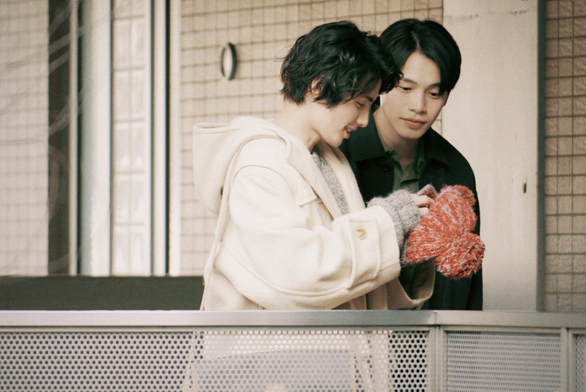 raikantopinico's tweet photo. [📸] ¡Salen fotos del BL Japonés #JackFrost!

Kosuke Suzuki y Kyoya Honda protagonizan la historia de una pareja donde 1 de ellos ha perdido sus recuerdos y ahora tendrán que recuperarlos 

Estreno: 16 de febrero 

#ジャックフロスト https://t.co/xfpebK26J3